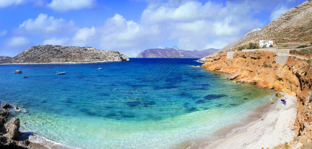 沿海美丽的阿摩戈斯岛海滩希腊Cycladesm风景优美感人的图片