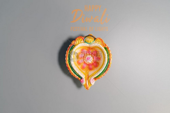 假期印度人排灯节快乐在Dipavali印度教灯节庆祝期间点燃的粘土Diya灯五颜六色的传统油灯diya快乐的图片
