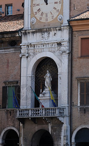 六月2017年64日意大利摩德纳教科文组织世界遗产地点PiazzaGrande的Modena市政厅著名的联合国教科文组织图片