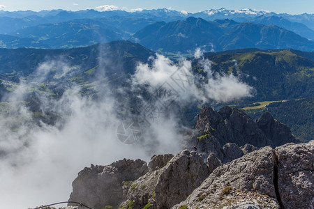 悬崖旅游奥地利阿尔卑斯山的Ferratakonigsjodler风险图片