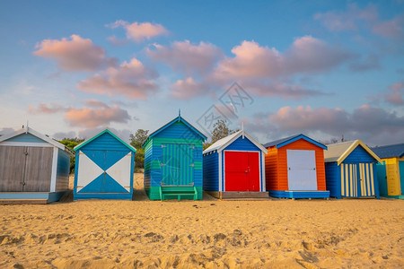 水平的夏天风景优美澳大利亚墨尔本Brighton海滩的多彩小屋图片