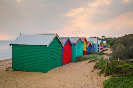 海滨澳大利亚墨尔本Brighton海滩多彩的小屋目地风景优美图片