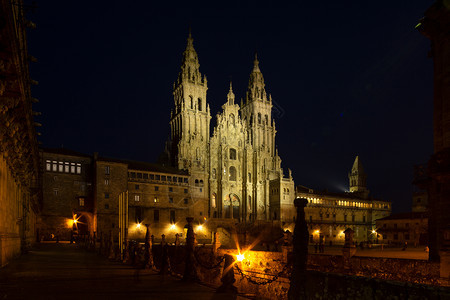 历史水平的西班牙加利亚圣詹姆斯朝奥布拉多伊罗广场夜间大教堂圣地亚哥德孔波斯泰拉大教堂正方形图片