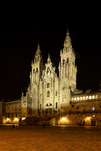 历史詹姆士巴洛克式西班牙加利亚圣詹姆斯朝奥布拉多伊罗广场夜间大教堂圣地亚哥德孔波斯泰拉大教堂图片