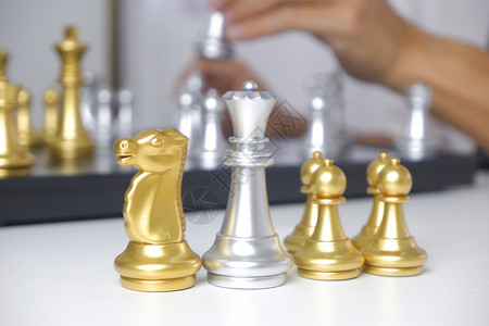 王思考胜利玩象棋游戏的商人业战略领导和管理概念及领导和管理概念图片