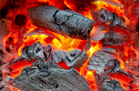 烧烤木炭图片