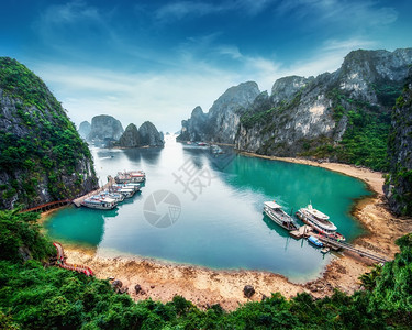 天堂山长湾南海越东亚的石灰岩之间漂浮的旅游垃圾自然印度支那图片