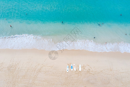 泰国暑假空中最高风景海滩和游客旅行地点的海滨和旅游者复制水无人机图片