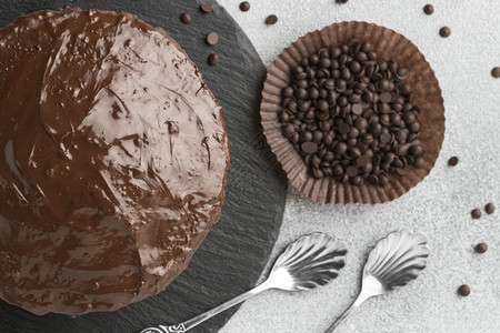 顶视图巧克力蛋糕配片高分辨率照品质好吃量糕点背景图片