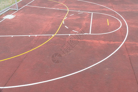 学校后院的多功能运动场小学后院的空运动场健康的地面图片