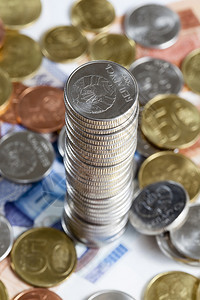 卢布金融白俄罗斯格德诺2017年9月3日白俄罗斯新面值硬币堆叠在一起团体图片