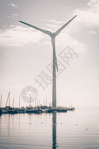 气候自然荷兰农村水风轮机和工作力涡轮机发电图片