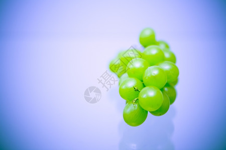 自然甜的一串绿葡萄多汁的图片