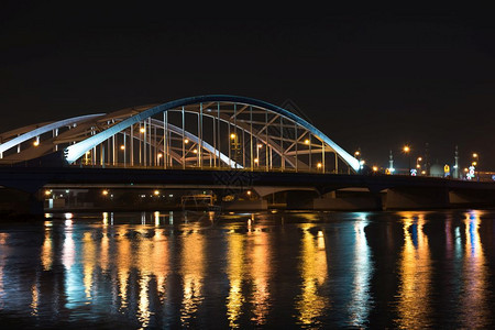 阿拉伯联合酋长国阿布扎比的Maqta桥带有水反光的夜景基础设施团结的著名图片