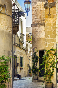 欧洲联盟意大利莱切普亚老城的小巷在意大利莱切普亚老城地标游客图片