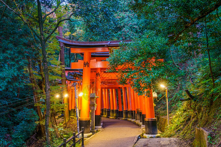 伏见神社道地点日本京都FushimiInari神庙红托里门图片
