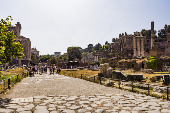 意大利罗马广场遗址意大利罗马2017年8月31日罗马广场是的主要旅游景点之一晴天古董旅游的图片