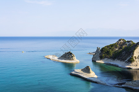 海船希腊科孚岛德拉斯蒂角是希腊科孚岛最北端的德拉斯蒂角支撑图片