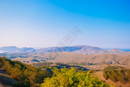 太阳谷挪威从克里米亚的山脉美丽的景色山地和岩石图片