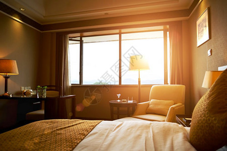 旅馆房间的温暖和舒适卧室灯有创造力的图片
