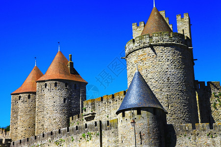 塔旅游城市Carcassonne欧洲最大的中世纪城堡和墙法国旅行和历史里程碑图片