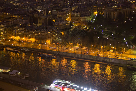 街道住宅建筑学从埃菲尔铁塔看巴黎的夜景图片