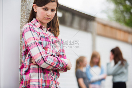 朋友们萨德前少女感到被朋友抛弃孩子城市的图片