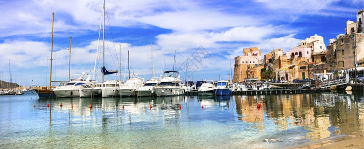 水CastellammaredelGolfo意大利西里岛风景秀丽的海滨小镇村庄地中海图片