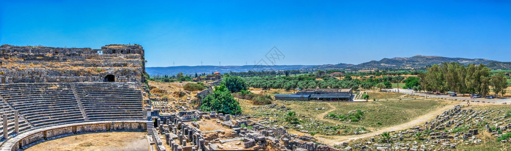 省脚步土耳其安纳托利亚西海岸古希腊城市Miletus日夏阳光明媚的MiletusAnatolia图片