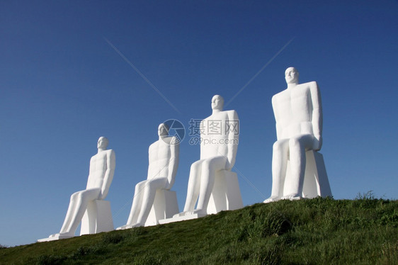 丹麦语Esbjerg的海上雕塑男子巨大的艺术图片