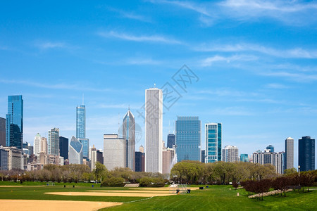 竞技旅游公司的美国伊利诺州芝加哥市镇GrantPark的Hutchinson体育场图片