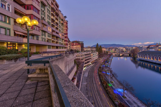 人类发展报告访问罗纳河和日落前的老建筑瑞士日内瓦HDR罗纳河和老建筑日内瓦瑞士HDR历史图片