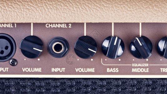 声音获得均衡器带有knobs的egun吉他放大器控制面板图片
