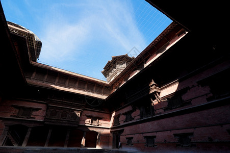 加德满都老皇宫寺庙喜马拉雅宗教的尼泊尔加德满都杜巴广场哈努曼多卡的木旧皇宫雕刻背景