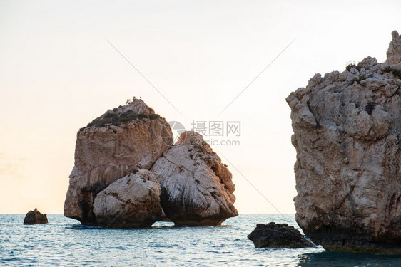 塞浦路斯帕福岛PetratouRomiou周围的海景被认为是希腊神话中的Aphroditersquos出生地泡沫女神罗密欧图片