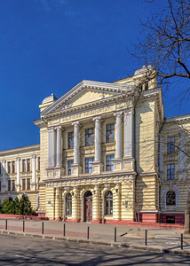 建造医学筑乌克兰敖德萨0392乌克兰敖德萨医科大学的主教楼在乌克兰敖德萨的一个阳光明媚春日医科大学图片