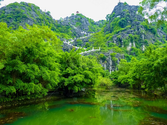 洞穴河越南宁滨的HangMua塔台天堂图片