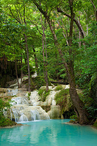 池塘自然泰国Kanchanaburi的埃拉万瀑布岩石图片