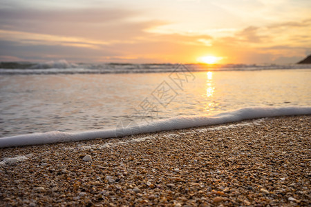 黄色的温暖沙和夏季海蓝天空并复制间白天海景蓝色空和白云夏季概念泰国放松图片