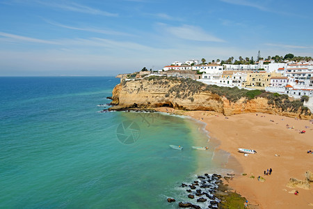 支撑阿尔加韦葡萄牙的卡尔沃埃罗村海滩假期图片