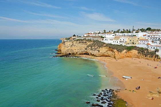支撑阿尔加韦葡萄牙的卡尔沃埃罗村海滩假期图片