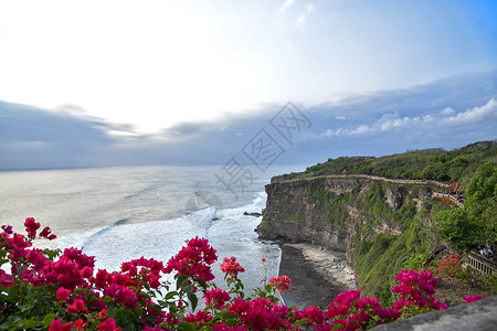 美丽的月亮夏季热带海滩白色沙蓝大海夏日阳光明媚的子海岸滩风景泡沫波在蓝色大海热带洋沙子的滩波浪上旅行假期海边绿松石地平线图片