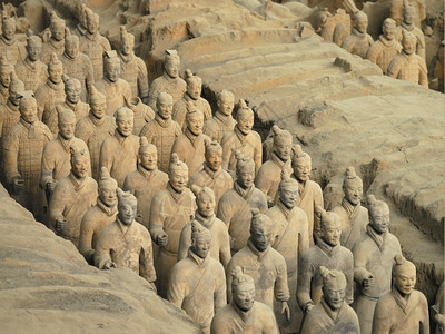 艾伦尚西省Xian市附近的TerracottaTerracotta是一套特拉科塔雕塑集描绘了首皇秦史黄的1974年一些当图片