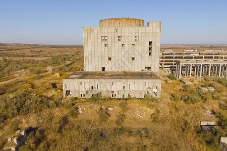 镇掩体旧被废弃的未完成核电厂和的核电厂植物图片