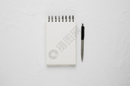 信目的办公室高角度白螺旋笔纸用圆珠绘制白螺旋画高分辨率照片角度视图用圆球笔绘制的白色螺旋笔画图片