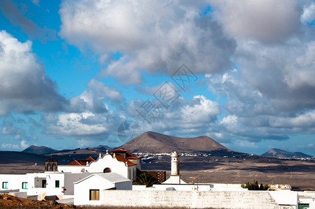 邋遢场地白色的西班牙加那利群岛亚伊扎小城镇兰萨罗特地貌景观图片