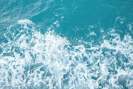 美丽的深蓝海浪湿透明假期图片