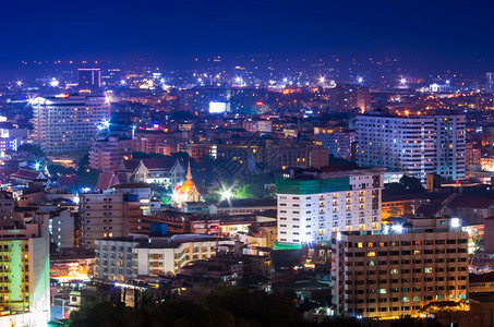 现代的天际线夜晚这个城市景色泰国帕塔亚市风景海滩图片