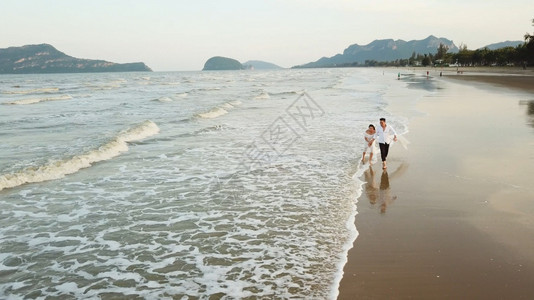 海岸泰国快乐浪漫情侣的景象空中观光岛户外图片