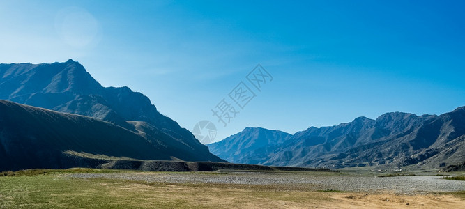 旅游山脉落下秋天的阿尔泰山和丘陵全景照片秋天的阿尔泰山和丘陵全景照片图片